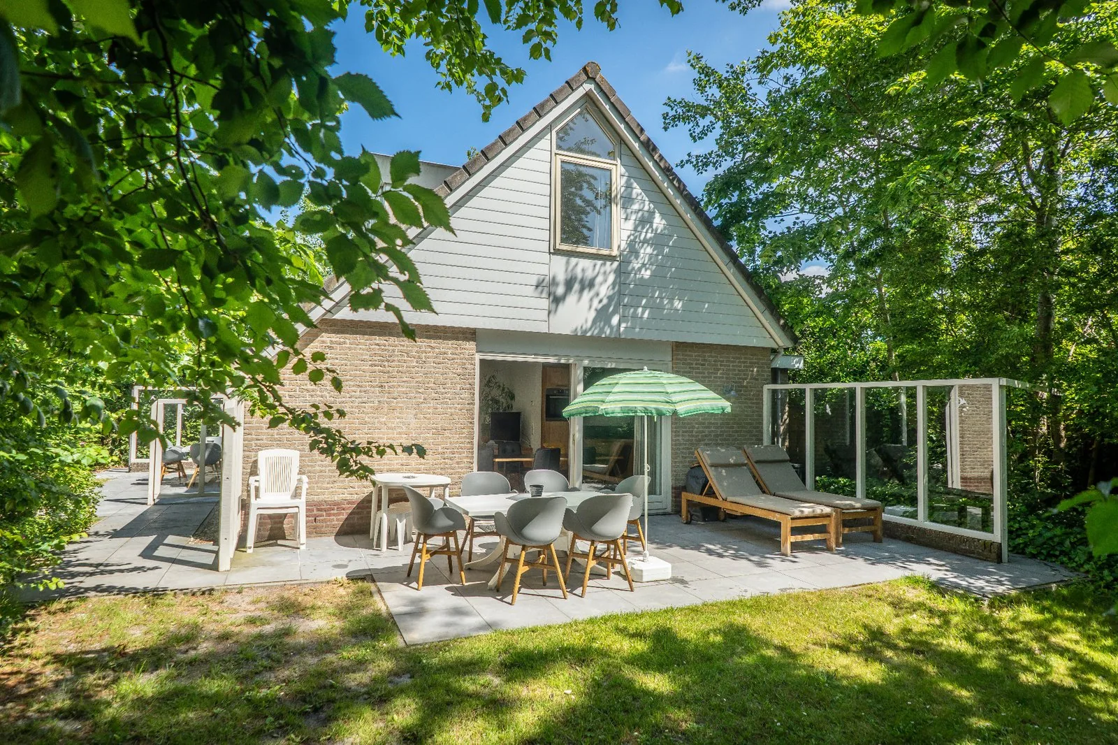 Vakantiehuis Texelborg met terras en groene tuin
